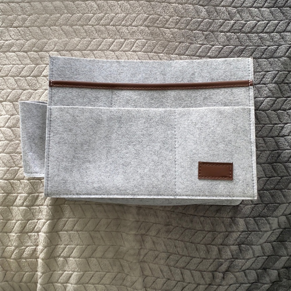 Bedside caddy w 5 pockets & water bottle storage